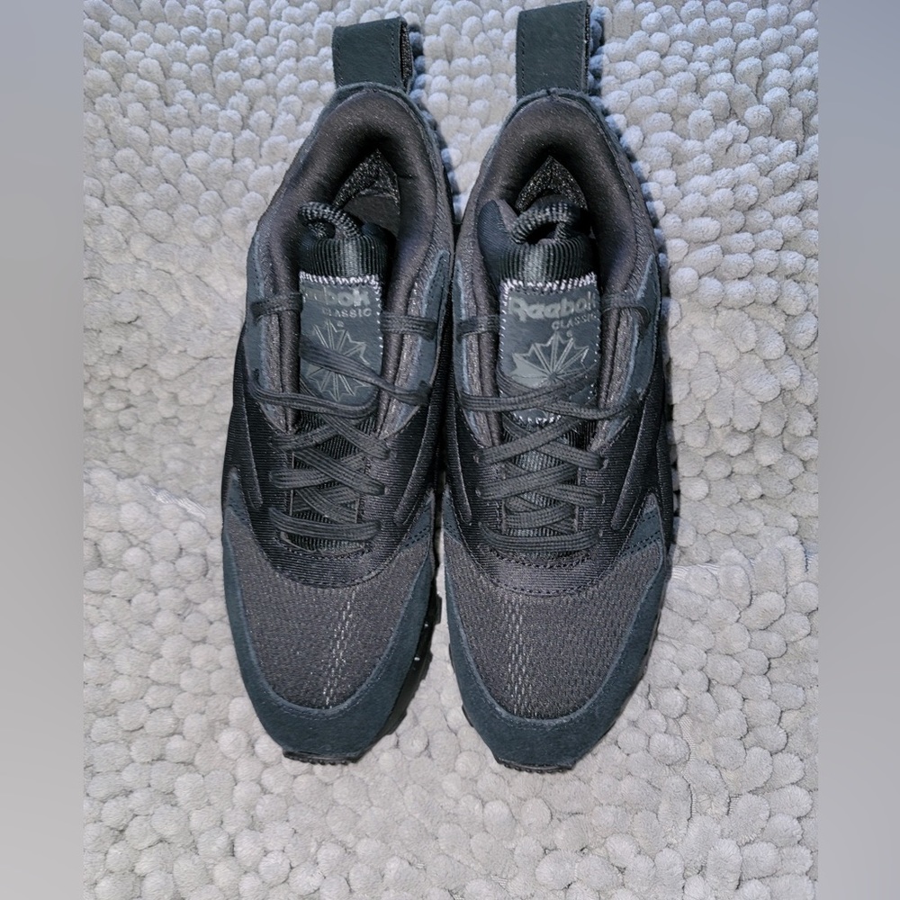 Cardi B Reebok size 7 women’s